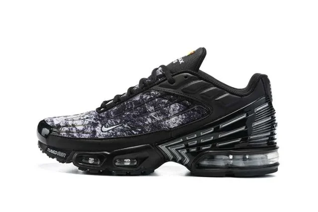 AIR MAX PLUS TN 3 'BLACK GRAPHIC'