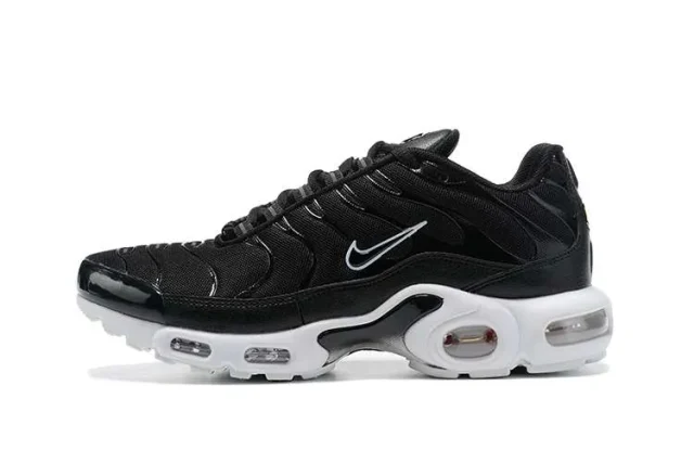 AIR MAX PLUS TN 'BLACK WHITE'