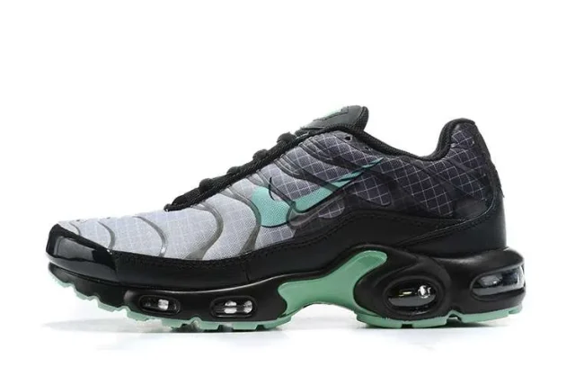 AIR MAX PLUS TN 'GREEN GLOW'