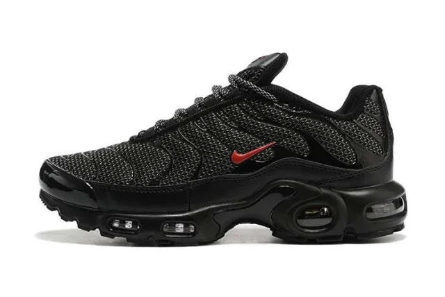 AIR MAX PLUS TN 'METAL MESH RED'
