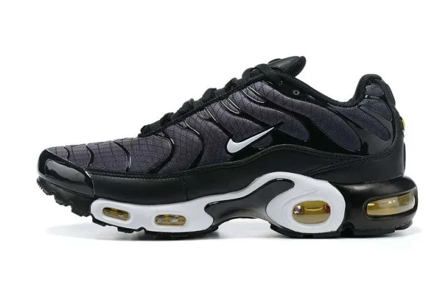 AIR MAX PLUS TN 'NO ESCAPE'
