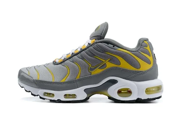 AIR MAX PLUS TN 'PARTICLE GREY SULFUR'